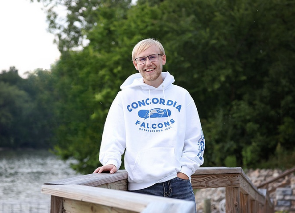 Carson Motowski headshot